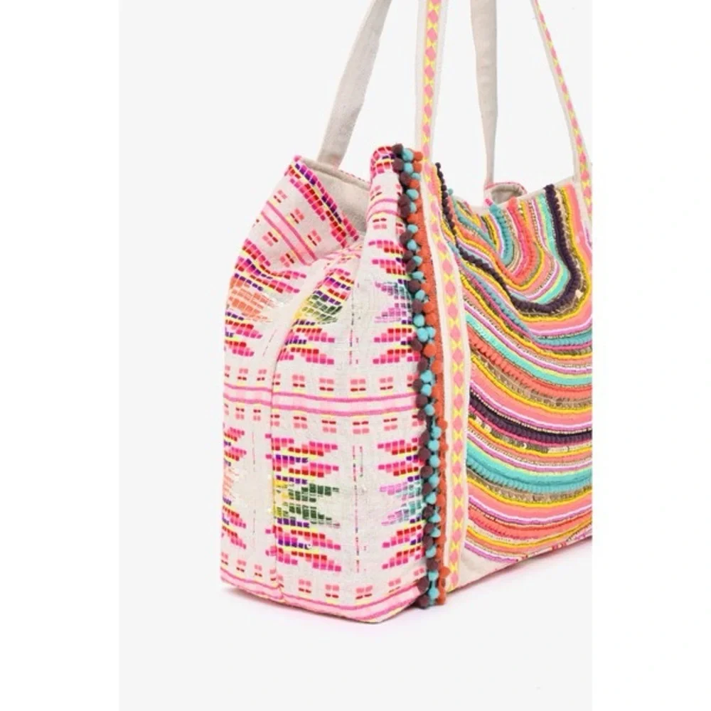 🆕 America & Beyond Embellished Tote Bag - Picture 4 of 9